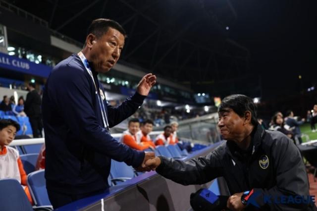 开云APP-是村长更是大佬！崔康熙如何让后辈赵城焕甘拜下风