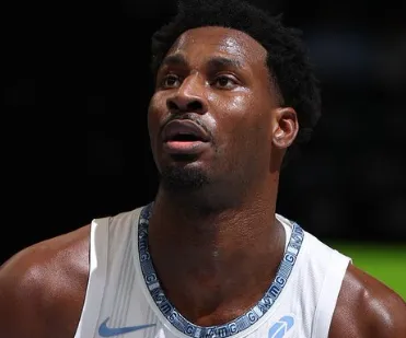 开云体育APP下载-美记:勇士曾与灰熊谈判小贾伦,但随后将重心转向字母哥